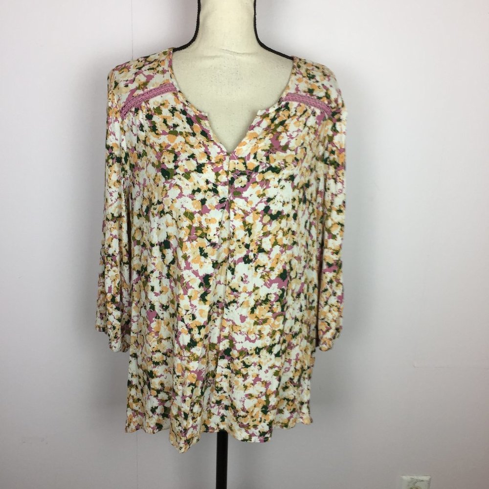 Studio B By Bobeau Blouse Top 1X Woman Plus White Purple Floral 3/4 Sleeve Rayon